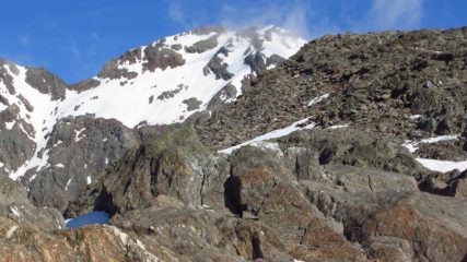 in alto spunta la nostra meta : la Punta di Finale ! (24-6-2012)