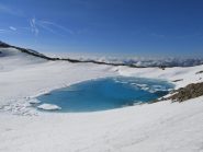 Laghetto nella conca sotto la cima