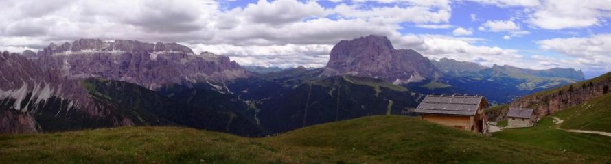 panorama verso sud: sella, sassolungo, alpe di siusi, sciliar