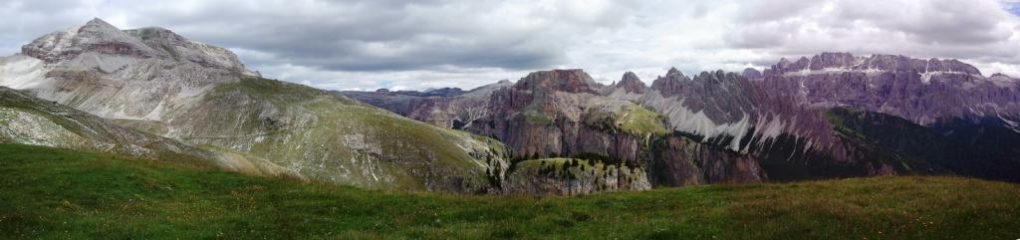 panorama verso est: montejela, altipiano del putia, cir, sella