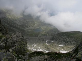 Dal colletto, il lago soprano della Balma.
