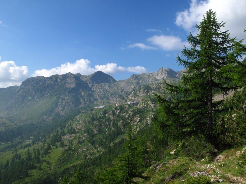 Lasciando il Santuario di Sant'Anna