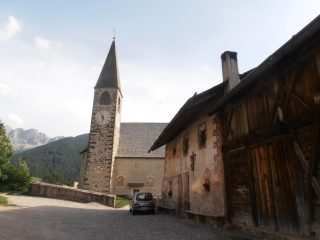 04 - ...chiesa di S.Maddalena di Funes... per chi ha visto il film Nanga Parbat...