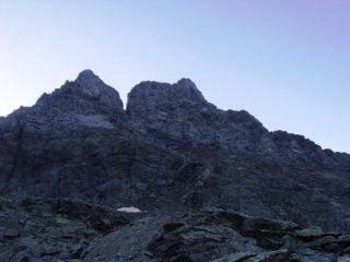 Le punte della Corna con l'intaglio che le separa