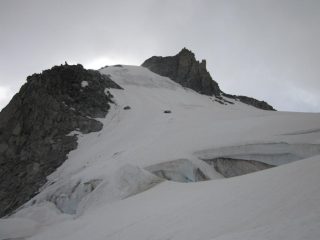 pendio di salita con tratto ghiacciato finale