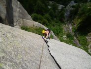 Io felice come un bambino che tiro come un gorilla la lama dell'orecchio