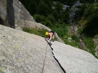 Io felice come un bambino che tiro come un gorilla la lama dell'orecchio