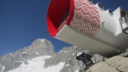 Dal Biv. la parete Est delle Grandes Jorasses