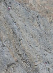 altra cordata sul fessurone di L7