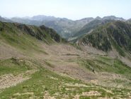 Scendendo dal costone si segue verso sinistra