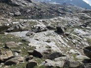 Lago q. 2576, sullo sfondo a dx ometto a torretta