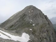 il Passo dell'Orso con il Bivacco Ugo Blanchetti e la dorsale di salita verso la cima