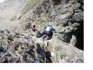 Ale sul passo di III ..sulla cresta sud del Bastione Paolo segue l'azione...