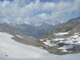 scorcio paesaggistico tra le nubi