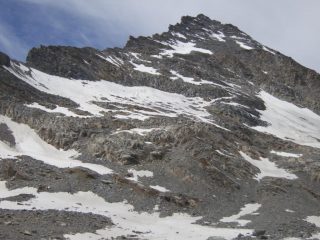 la cresta di salita dalla depressione  alla cima