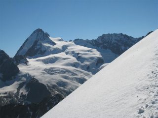 La Dent d'Herens vista dalla cresta della Kurtz