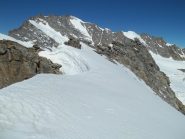 crestina terminale nevosa, che poi torna rocciosa