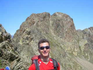 L' alpinista al passo del Monte Carbonè.