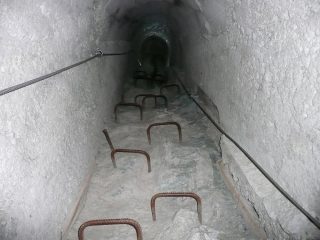 Discesa nella galleria