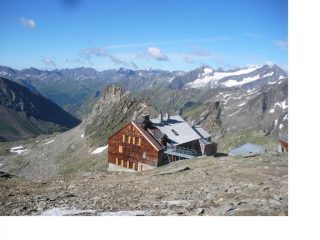 La Dfreggerhaus dal sentiero alla vetta...