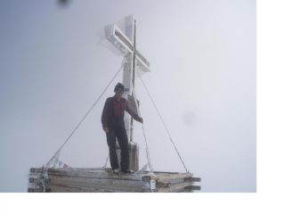 In vetta al Gross Venediger..tra un po' esce il sole..