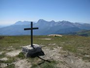 Croce del Gorzano con sfondo il Gran Sasso