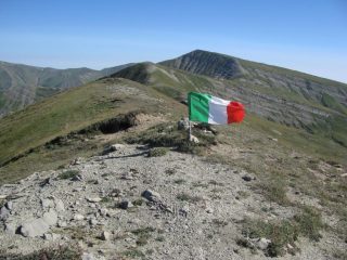 Bandiera sulla Cima della Laghetta