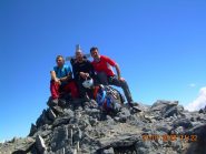 I tre alpinisti in punta.