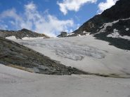 si attraversa qualche nevaio