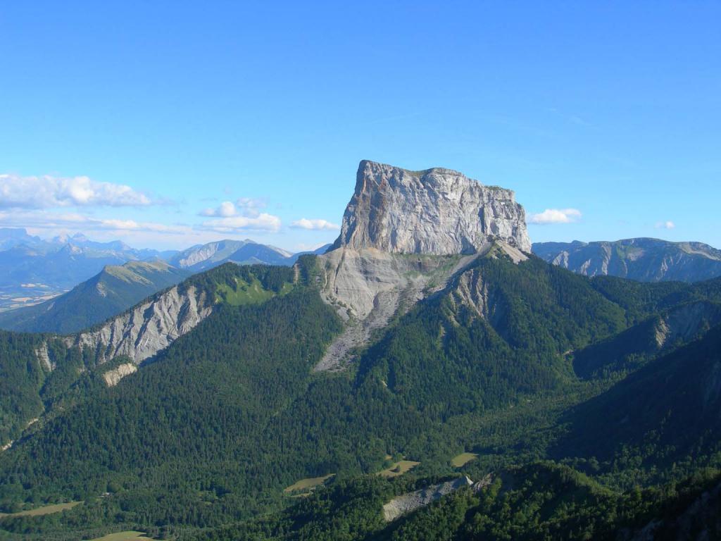 Bella veduta sul Mont Aiguille
