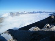Mare di nubi sul versante francese. Sullo sfondo le vette della Vanoise