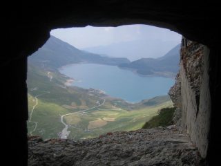 da una galleria della 