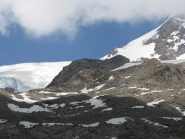 il Rifugio Gnifetti e poco sotto il Mantova