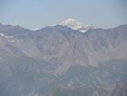 il monte marmottere con sfondo del monte bianco