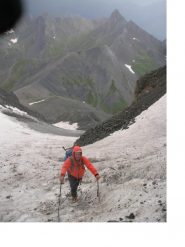 Ale ..sul ghiacciaio di Vallonpierre..con sullo sfondo Le Aig. de Morges