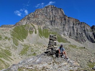 Sulla dorsale sopra i paravalanghe,Courmaon alle spalle