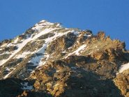 Dent Blanche vista dal rifugio con la cresta sud alla destra