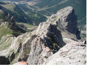 L'Aiguillette de Lauzet dal punto culminante del massiccio q.2717.