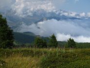 Verso le Navette le nuvole creano delle quinte intriganti