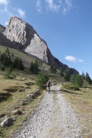 pedalando nei pressi di Rocher Piroulire