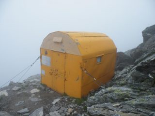 il bivacco Lammer alla forcella dei Laghi