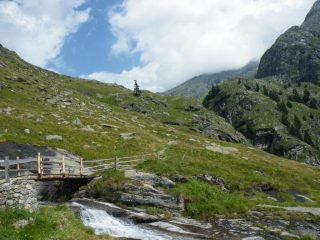 salendo sotto il sole