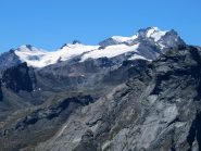 La Pousset con dietro il Ghiacciaio della Tribolazione