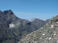 In primo piano, la Grande Rousse, sul fondo Dente del Gigante e Grandes Jorasses