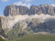 sguardo verso il versante opposto del sas pordoi