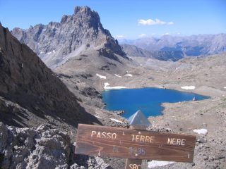 dal passo terre nere lago 9 colori e brec de chambeyron