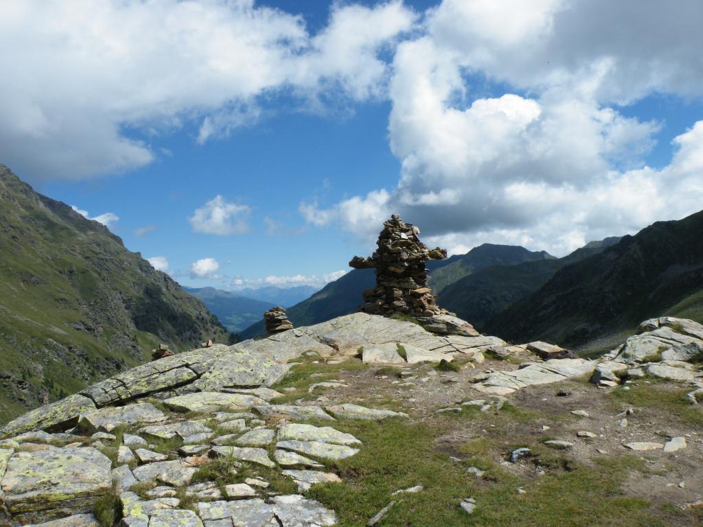 la croce che domina la valle