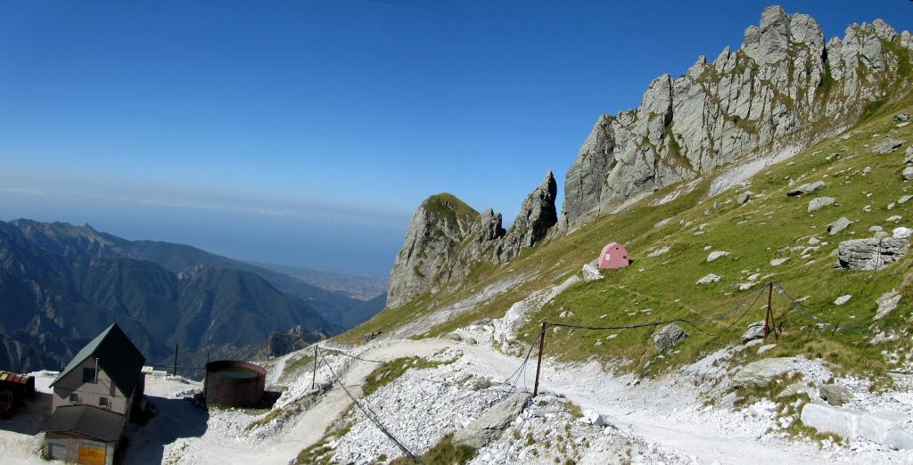 Bivacco Aronte al passo della Focolaccia