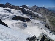 Altro ambiente...Sullo sfondo, l'ardua e bella (ma marcia) Grivola