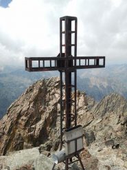 in Cima, Nasta